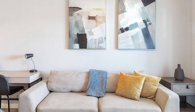 Landing | Stylish 2BD, Rooftop Lounge, Pool