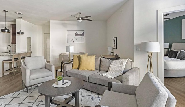Landing | Stylish 2BD, Gym, Pool