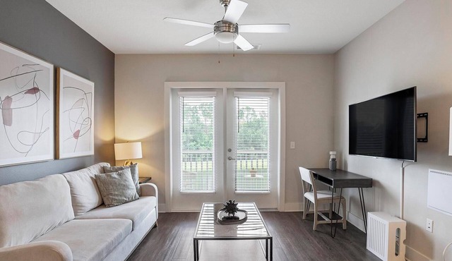 Landing | Stylish 2BD, Pool, Clubhouse