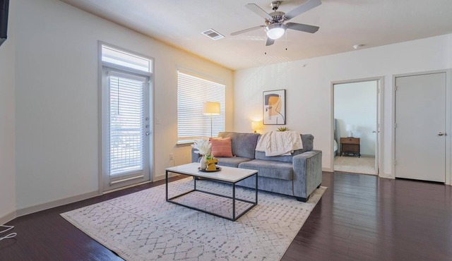 Landing | Stylish 2BD, Clubhouse, Courtyard