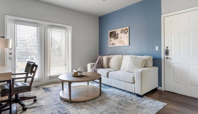 Landing | Stylish 2BD, Pool, Gym