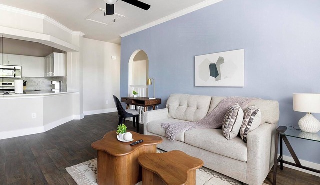 Landing | Stylish 3BD in Cityview