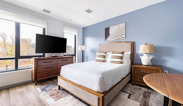 Landing | Stylish Studio, Pool, Gym