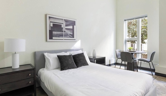 Landing | Stylish Studio, Courtyard, Gym
