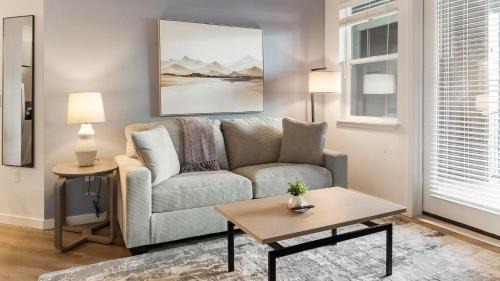 Landing Stylish 2BD Pool Gym