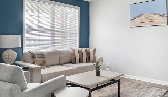 Landing | Stylish 1BD, Pool, Gym