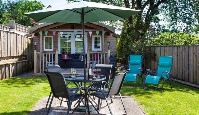 Landlord's Cottage - a beautiful cottage that sleeps 4 guests in 2 bedrooms