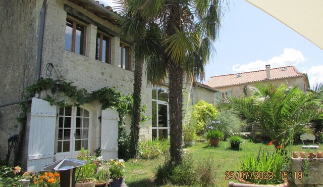 Landlust im Perigord in Einem Ausgebauten Scheunenhaus mit Suptropischem Garten
