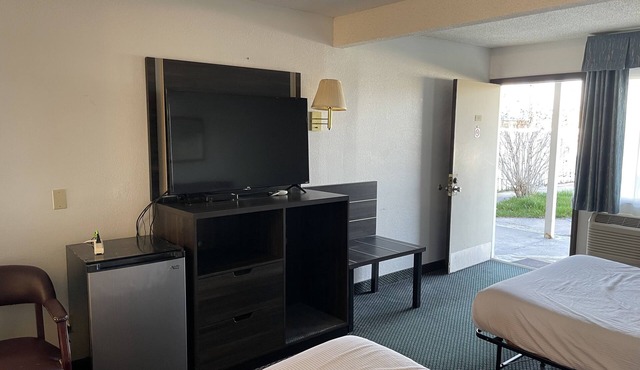 Landmark Inn