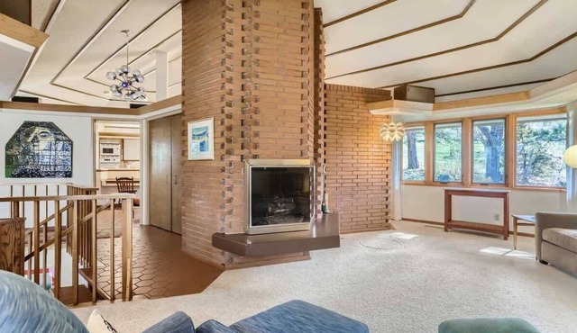 Landmark Mid Century Executive Rental