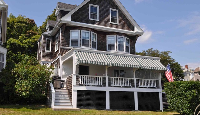 Landmark Victorian Summer Cottage on Narragansett Bay