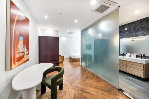 Landmarked NYC Townhome - Sleeps 10 -Group-Friendly