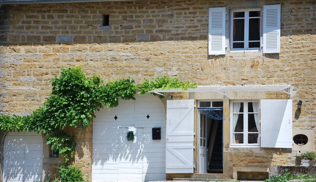 Landmarked stone house by a stream with extraordinary charm