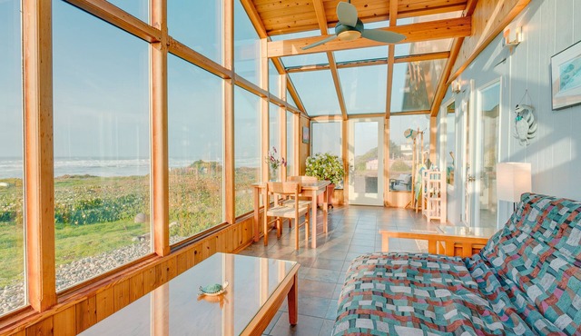 Lands End - Ocean Front w/Beach Path & Spa
