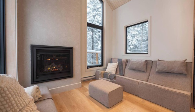 LANDSKAP - Micro Chalet | Spa & Mountain Views near Québec