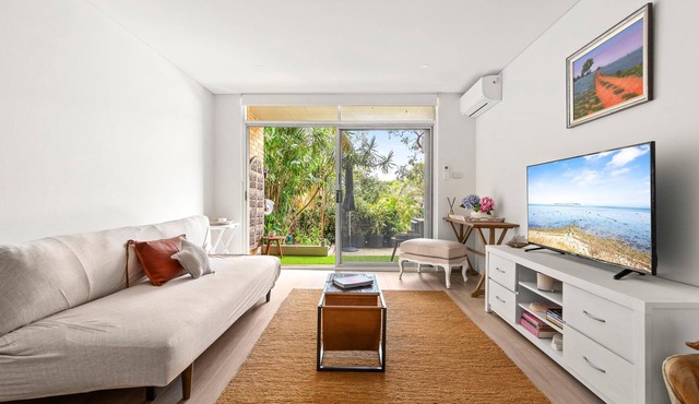 Lane Cove - LON08 - Longueville Road - Modern 2BR with Garden, Terrace Balcony in Leafy Lane Cove