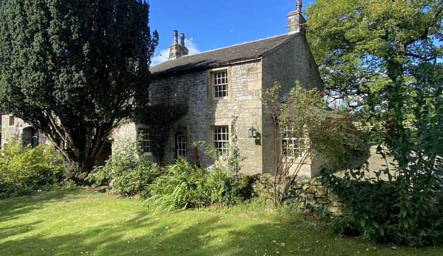 LANESIDE HOUSE, family friendly, with open fire in Bolton-By-Bowland
