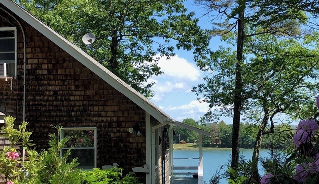 Lange Cottage - Waterfront Cottage!