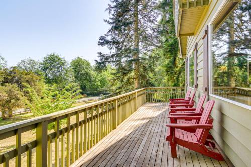 Langley Forest Cabin w/Grill < 2 Mi to Downtown!