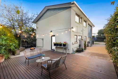 Lanigan's - By the Bay