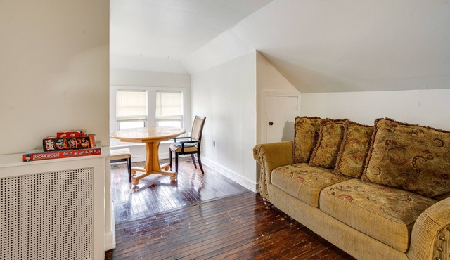 Lansdowne Apartment Near Transit ~ 7 Mi to Philly!