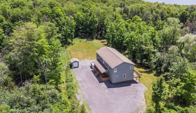 Lansing 4 Bedroom 3.5 bath · Serene Esca · Serene Escape/Fire Pit/Grill
