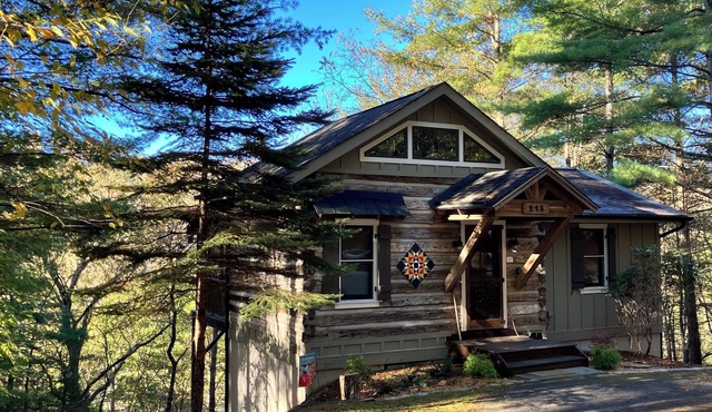Lansing NC , near West Jefferson and Boone NC, secluded log cabin getaway