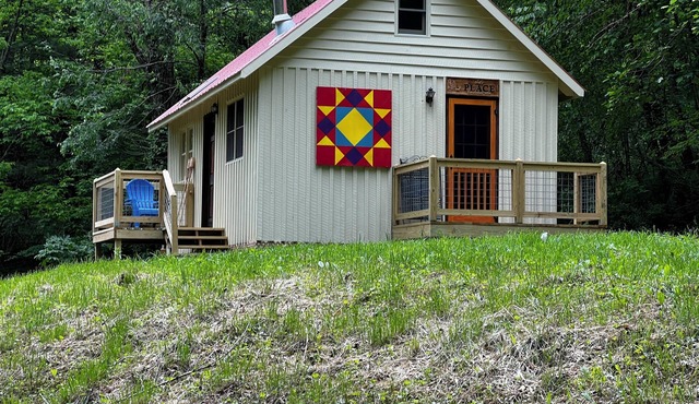 Lansing, North Carolina Appalachian Solar Powered Cabin Paradise