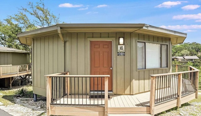 Lantana #16 - Woodland Treehouse with Spa & Pool Access