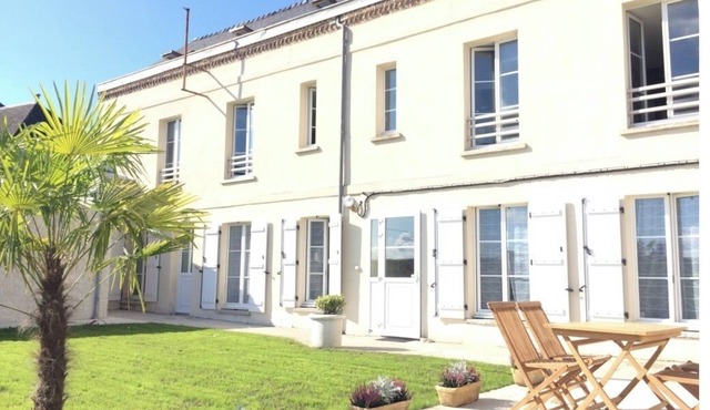Laon Duplex "Les Capucines" with garden and private spa