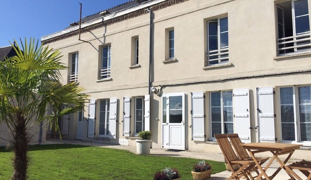 Laon studio "Les Lilas" on one level with garden and private spa