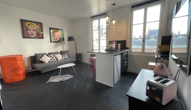 “L’Apart” Right in the center of Trouville