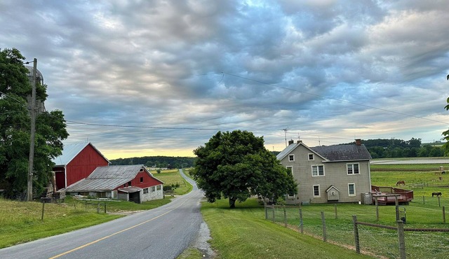 Lapp Farmhouse Bed & Breakfast - Amish Country Lancaster PA