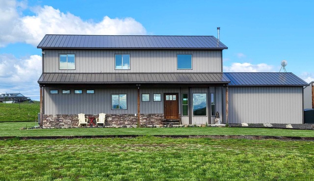 Laptop-Friendly Grangeville Getaway w/Fire Pit!