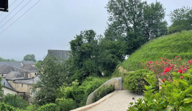 LAPUYADE - SAINTE-COLOME