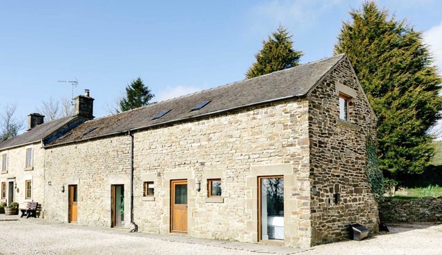 Lapwing Barns, large rural farmhouse with games room, perfect for all types of groups.