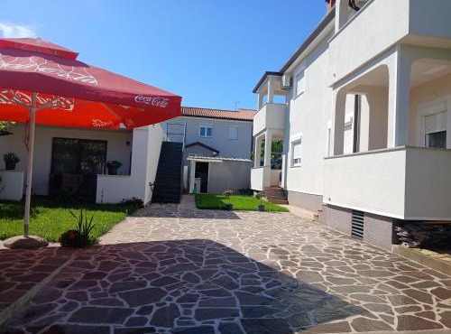 Lara Apartments