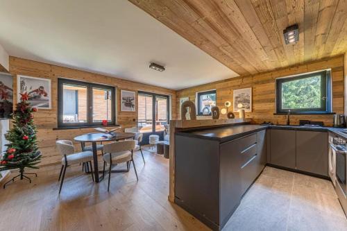 Lara Megeve Jaillet proche du village Parking