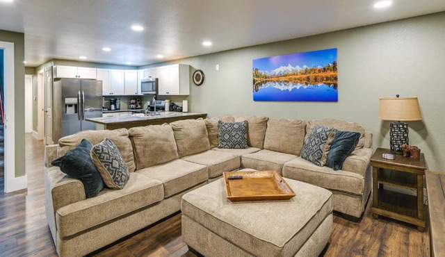 Laramie Gem Less Than half Mi to University of Wyoming!