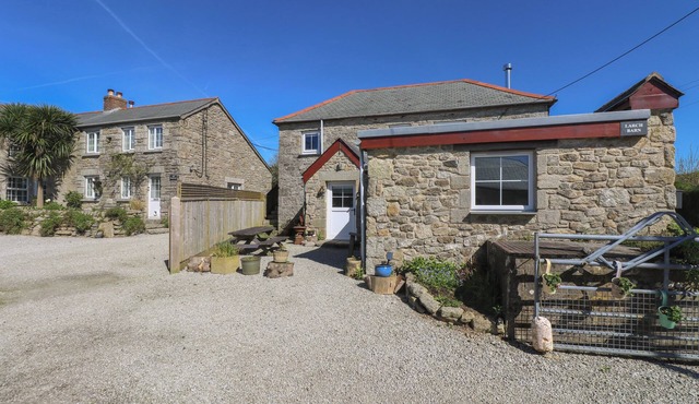 LARCH BARN, pet friendly, character holiday cottage in Helston