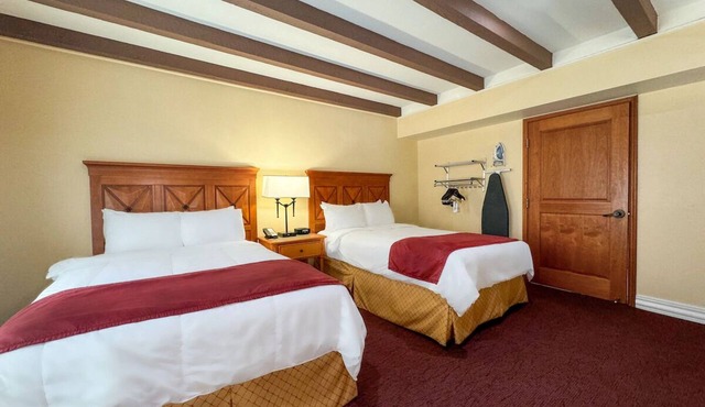 Laredo Stay with Airport Shuttle & EV Charging Station