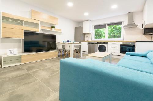 Laredo Suite 2