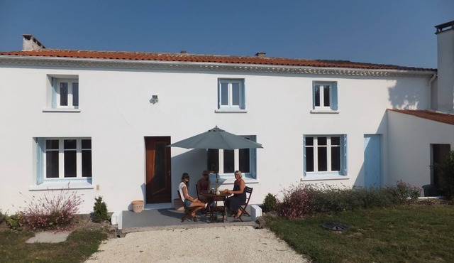 Large House Between Talmont And Mortagne Sur Gironde With Views On Estuary