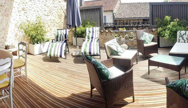 Large 260m2 bourgeois house with 36m2 terrace in the heart of Bastide Chromecast Tv