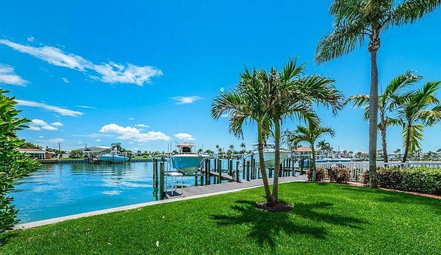 Large 1 Bed, 1 Bath, On Intercoastal