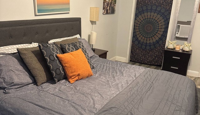 Large 1 bedroom house. Covered parking in a safe area. WiFi. Tv in every room!