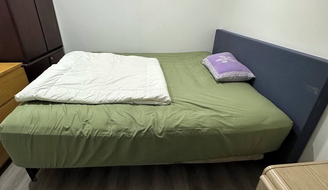 Large 1-Bedroom | King Bed | Full Kitchen & Bath | Near Ontario Tech