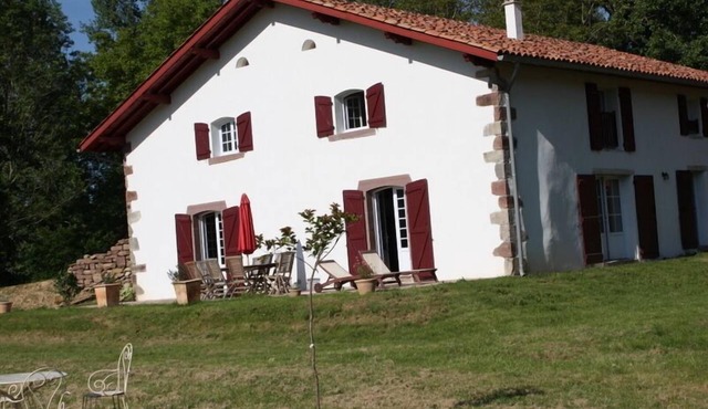 Large 18th century Basque house restored 16 to 20 people