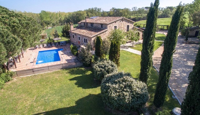 Large 10 A/C Bedrms Mansion in Spain| near Barcelona &15min beaches|Private pool