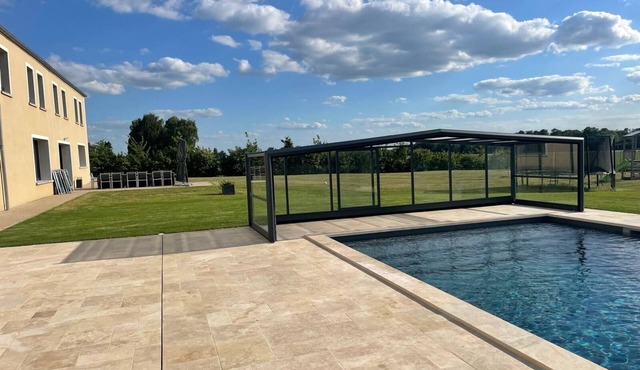 Large 15-person gite with swimming pool